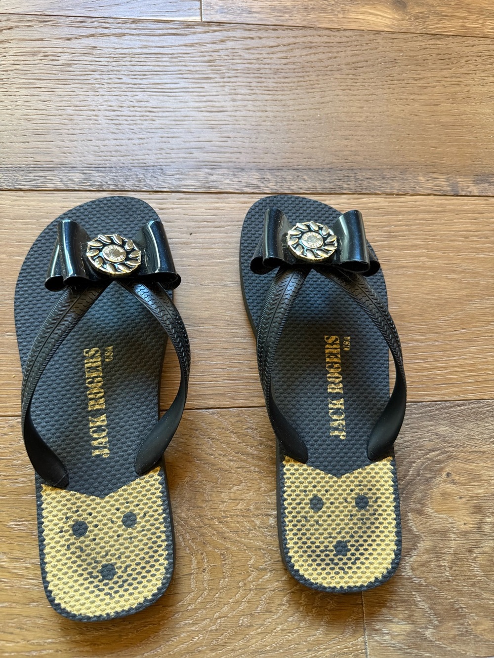 Jack Rogers Black Flip Flop Sandals with Gold Medallion size US 7/8...EU 39/39